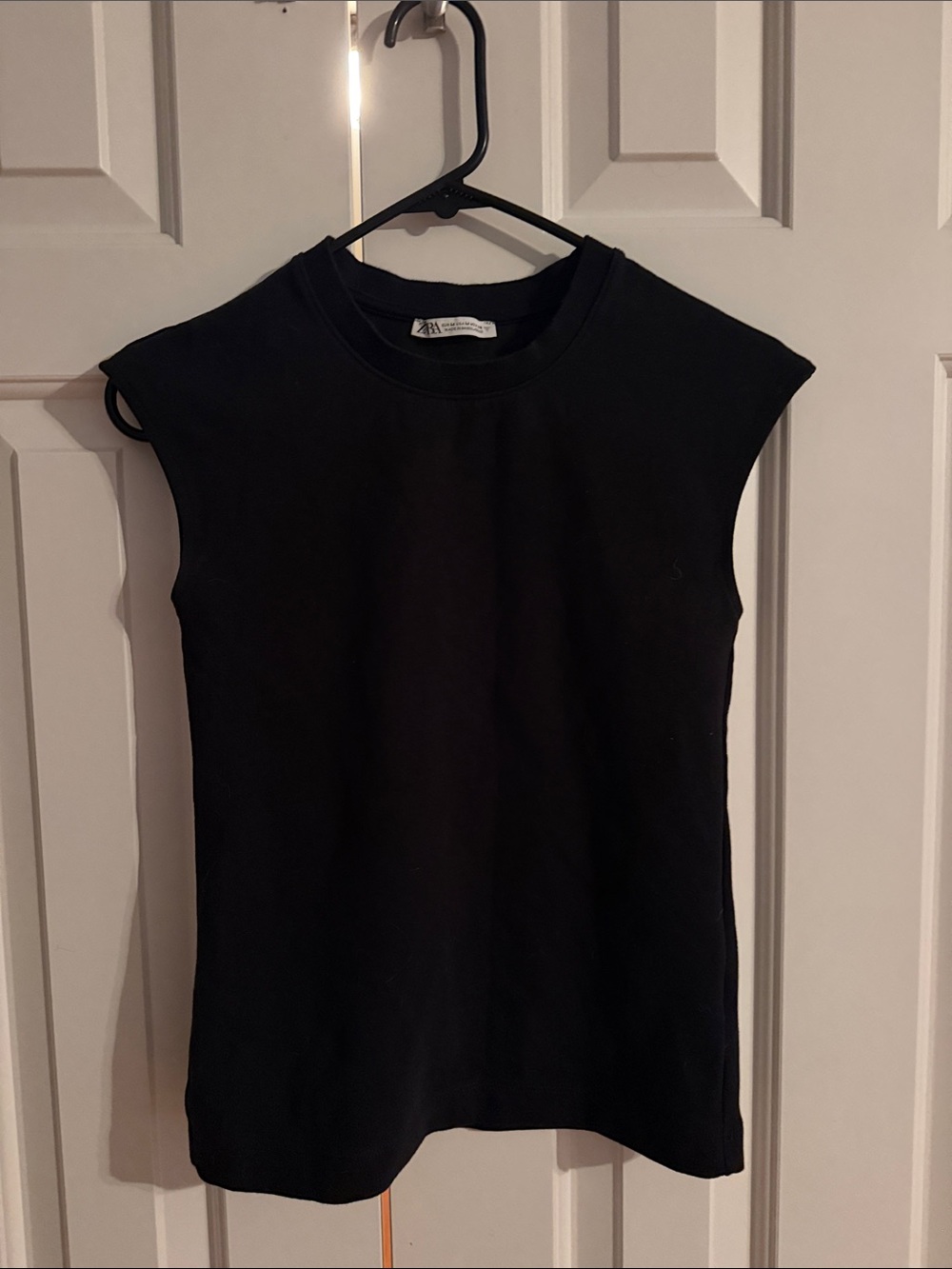 Zara Black Sleeveless Crewneck Tank